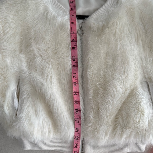 Brandy Melville Fiona White Faux Fur Bomber Jacket - Picture 10 of 12